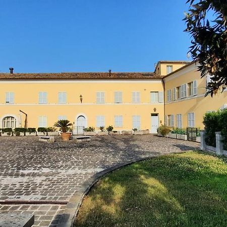 Appartamento In Contesto Esclusivo In Pieno Centro Camerano Exteriér fotografie