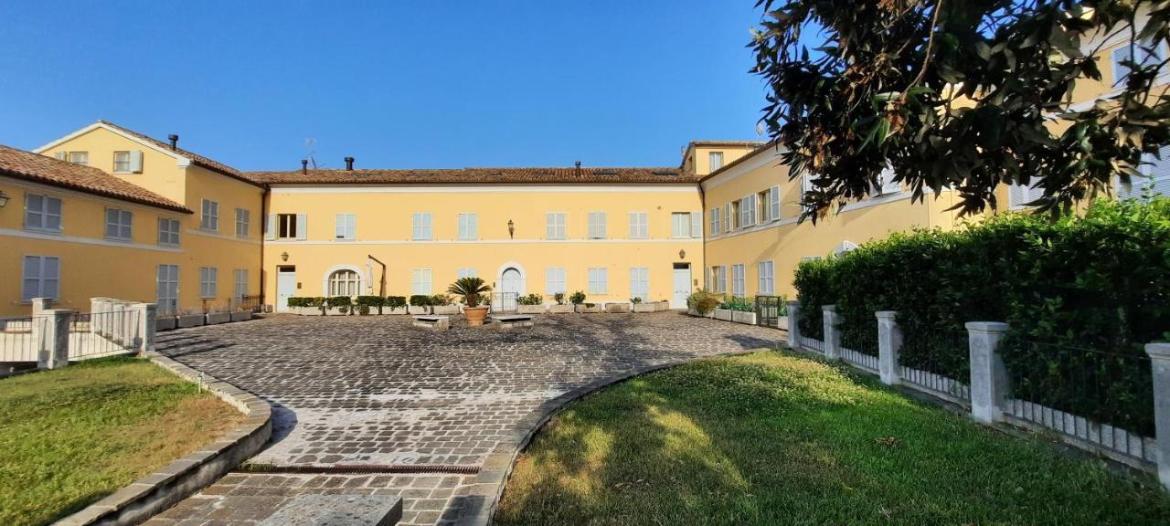 Appartamento In Contesto Esclusivo In Pieno Centro Camerano Exteriér fotografie